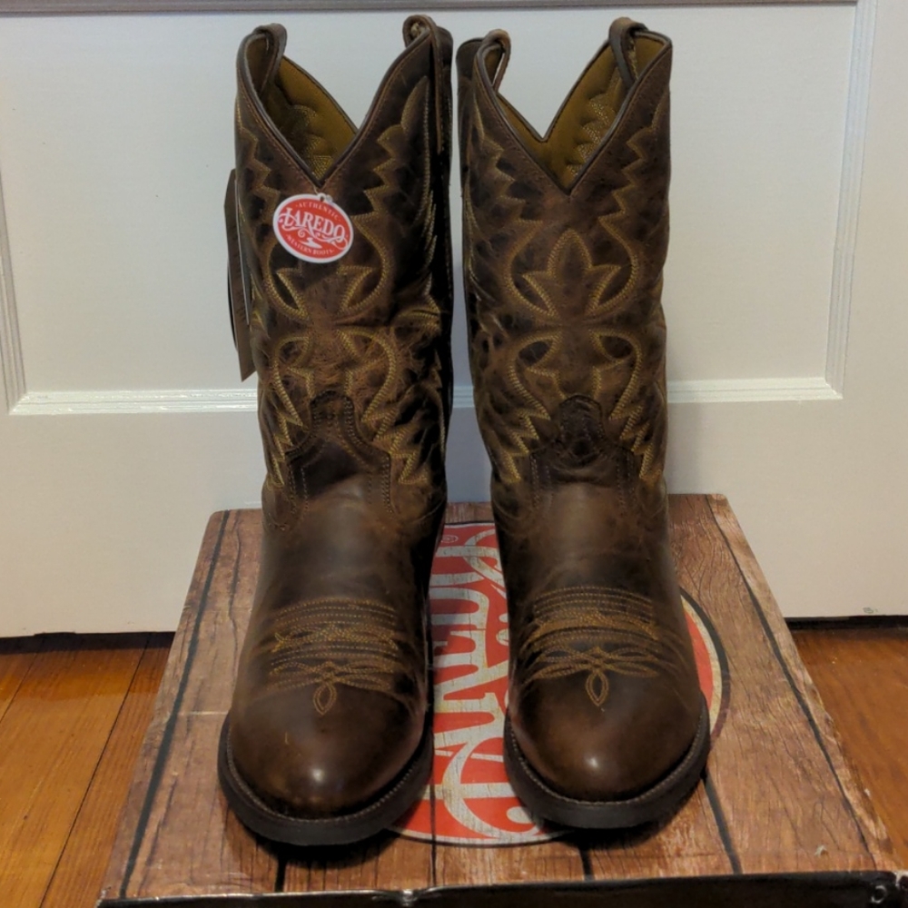 Laredo Distressed Tan R Toe Boot